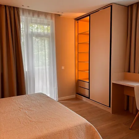 Apartment Aura Warna