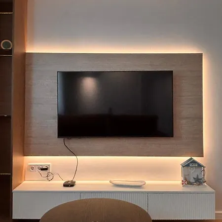 Apartment Aura