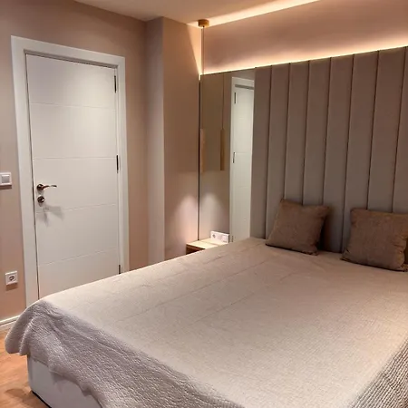 Apartment Aura