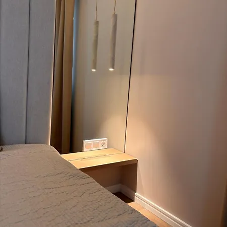 Apartment Aura Warna
